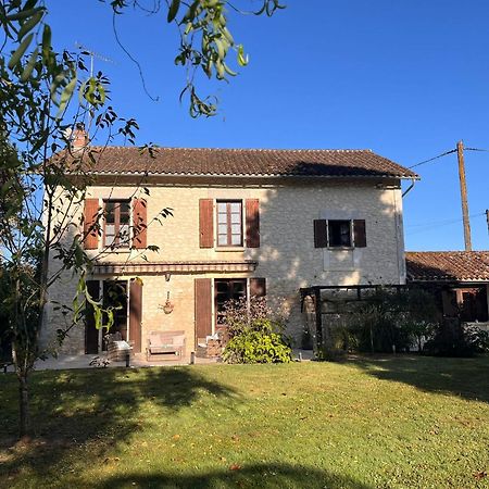 Les Bruyeres B&B Montbron Exteriér fotografie